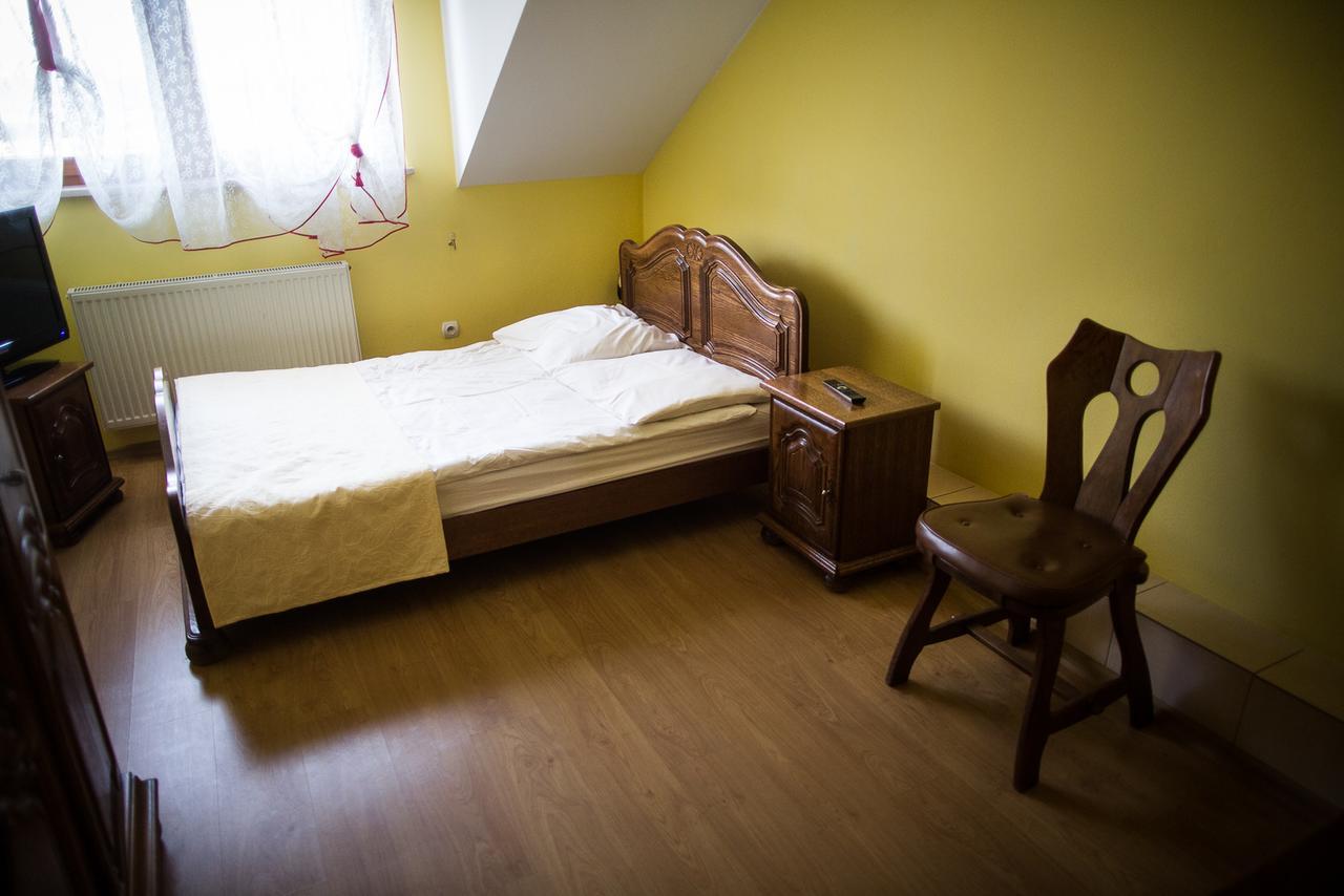 Zlota Roza Hotel Sedziszow Kültér fotó